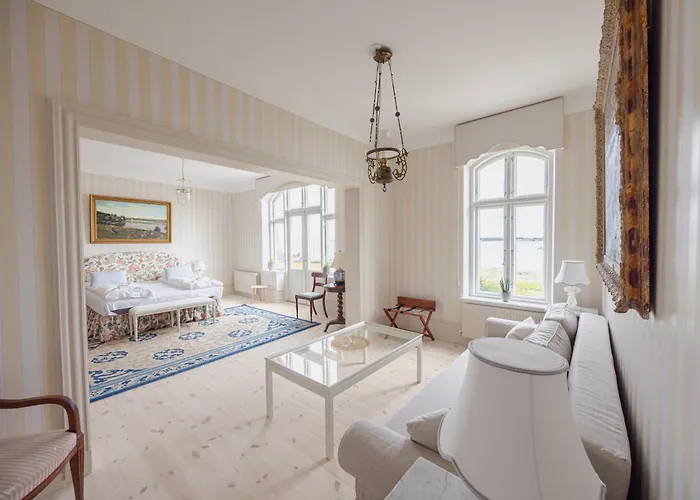 Отель Aarosund Хадерслев